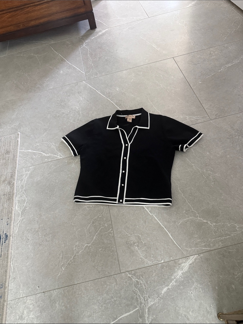 Bailey 44 Black Short-Sleeve Cropped Knit Top with White Trim